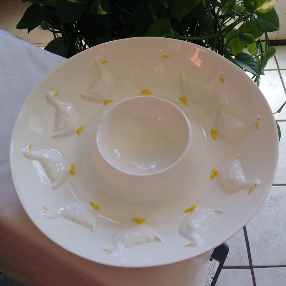 Vintage Metlox California chip & dip bowl